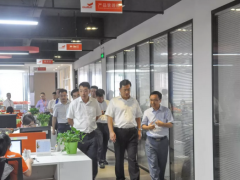 【市場動(dòng)態(tài)】咸寧市領(lǐng)導(dǎo)一行蒞臨億維自動(dòng)化考察交流！